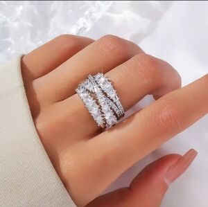 GORGEOUS BOUTIQUE TWIST WRAP GOLD RING